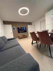 TV a/nebo společenská místnost v ubytování Ático de Lujo Izaro II Totalmente Nuevo