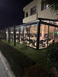 Billede fra billedgalleriet på Мотел КОМПЛЕКС GRILL and CHILL i Levunovo