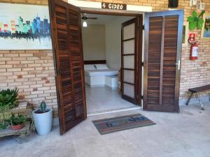 Koupelna v ubytování Chalé da Ju + 37 fotografií