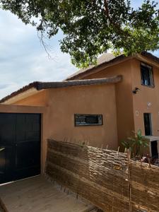 Το κτήριο όπου στεγάζεται  η βίλα