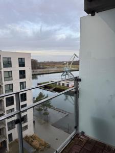 Výhled na řeku, která protéká v blízkosti apartmánu