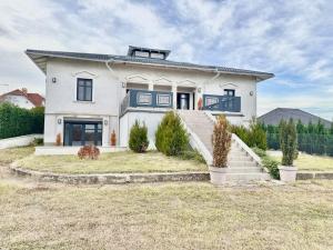 Budova, kde se vila nachází