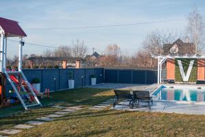 Swimmingpoolen hos eller tæt på The V House Luxury A-Frame with Private Pool