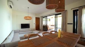 Khu vực ghế ngồi tại Aman Amed Lima 3BR Villa w Panoramic Ocean Views