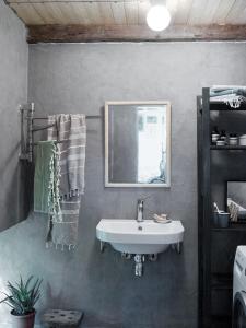 Koupelna v ubytování Harrys Hardware Home
