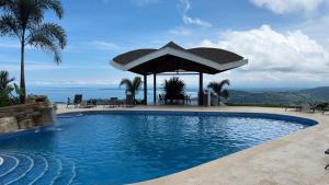 Swimmingpoolen hos eller tæt på New 4BDR Ocean Mountain View Villa - Mar a Mar