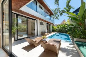 Πισίνα στο ή κοντά στο Brand-New Luxury Villa Jacuzzi, Pool & Cinema in Seseh