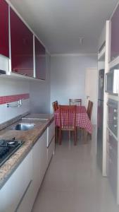 Kuchyň nebo kuchyňský kout v ubytování Casa ampla, lugar tranquilo