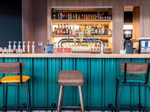 Лаундж или бар в ibis Styles Lens Centre Gare