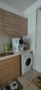 Η κουζίνα ή μικρή κουζίνα στο NAT i-city smart house +6 φωτογραφίες