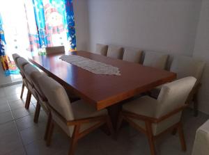 Et opholdsområde på Platinum House + 5 billeder