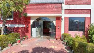 Το κτήριο όπου στεγάζεται  το ξενοδοχείο