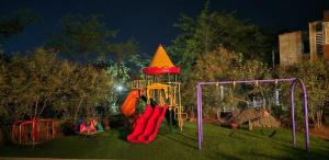 Zona de juegos para niños en The Urban Nest - Bliss Studio Apartment with Private Balcony