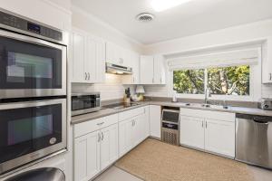 Nhà bếp/bếp nhỏ tại Hellenic Haven home