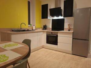 Φωτογραφία από το άλμπουμ του Peaceful Eden standing-magnificent view σε Tulle