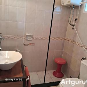 Koupelna v ubytování ALQUILO APTO EN PLENA PENINSULA PUNTA DEL ESTE PARa 4