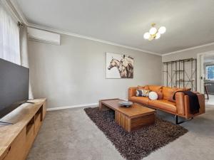 Et tv og/eller underholdning på U2 Modern Clayton Retreat