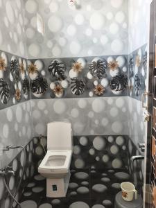 Et badeværelse på Happy Holidays Cottage