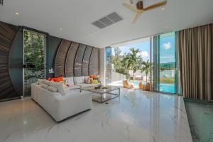 Et opholdsområde på Sea Theatre Kata by ROI