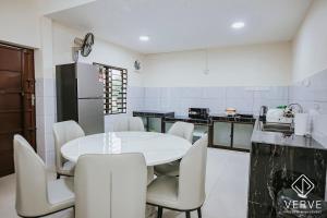 Kuchyň nebo kuchyňský kout v ubytování Ipoh Midtown 66 Playhouse by Verve