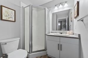 Ένα μπάνιο στο The Cabin Sleep +13 φωτογραφίες