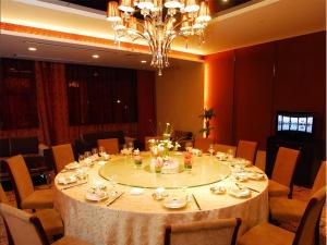 Fotografie z fotogalerie ubytování New Century Hangzhou Qiandao Lake Longting Hotel v destinaci Jezero tisíce ostrovů