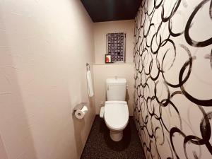 Koupelna v ubytování ザ サウンドクレスト五条駅前25 The Sound Crest Gojo-Ekimae + 11 fotografií