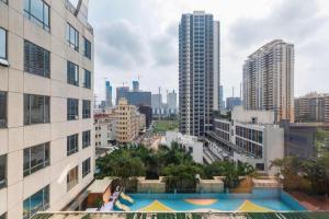 Bazén v ubytování Oriental Glory Hotel nebo v jeho okolí