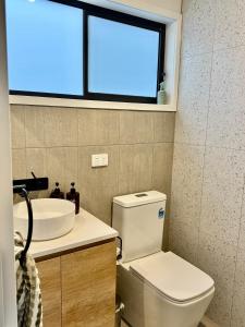 Et badeværelse på Jalpari + 11 billeder