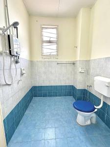 Ванная комната в Rumah Eve Taman Banting Baru +38 фотографий