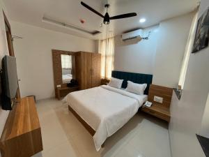 Φωτογραφία από το άλμπουμ του Hotel Lotus Suites σε Miraj +10 φωτογραφίες