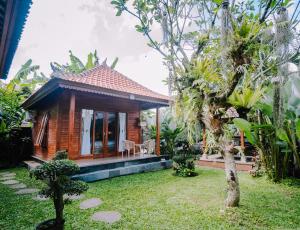 En have udenfor D SARI WOODEN House