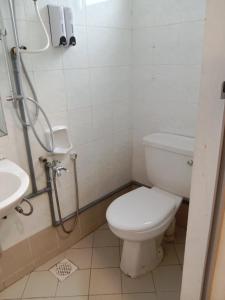 Phòng tắm tại The Ardens Hotel - Taman Johor Jaya, Johor Bahru +30 ảnh