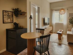 TV a/nebo společenská místnost v ubytování The Traveler's Haven at Bon's