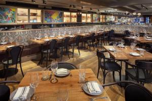 Un restaurant sau alt loc unde se poate mânca la Park South Hotel, part of JdV by Hyatt