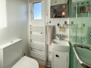 Et badeværelse på Ash Hut - Uk51026