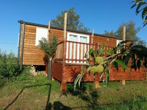 Το κτήριο όπου στεγάζεται  το κάμπινγκ +4 φωτογραφίες