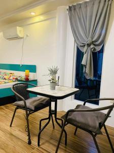 Un lugar para sentarse en Couple room C in Final Destination Resort