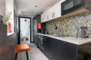 Φωτογραφία από το άλμπουμ του Modern Terrace, 2 Bathroom, Patio, Free Parking στο Μπέντφορντ