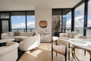 Et opholdsområde på Sky High at Beaudry 2 Bed Apt WITH FREE PARKING