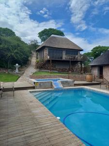 Bazén v ubytování Cascata Lodge nebo v jeho okolí