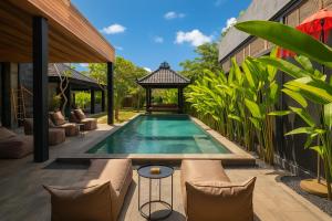 Swimmingpoolen hos eller tæt på 4 BR Retreat Villa - Beach Access