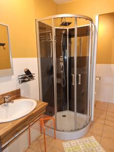 Et badeværelse på Studette du Logis du Parc