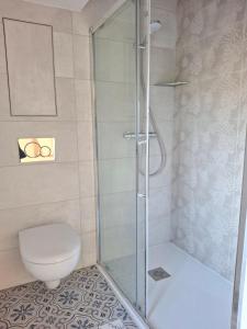 Et badeværelse på La Parenthèse Rabelaisienne + 34 billeder