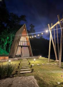 En have udenfor Chalé Valentina-Luxo com Hidromassagem