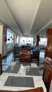 Χώρος καθιστικού στο Hills view hotel and restaurant