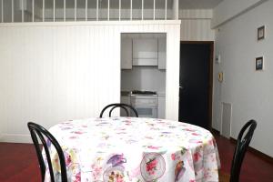 Nhà bếp/bếp nhỏ tại Trilocale in centro a Sirolo