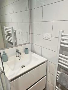 Et badeværelse på Fontaine - Centre - Wifi - Clim + 15 billeder