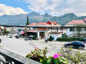 Nespecifikovaný výhled na hory nebo výhled na hory při pohledu z hotelu