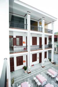 Galería fotográfica de Nhà Nghỉ Trần Hưng Đạo 186 en Na Ngô